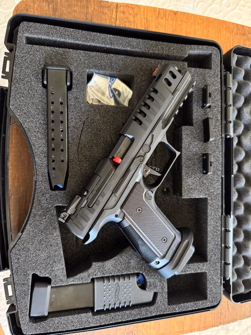 Walther Q5 Black ribbon