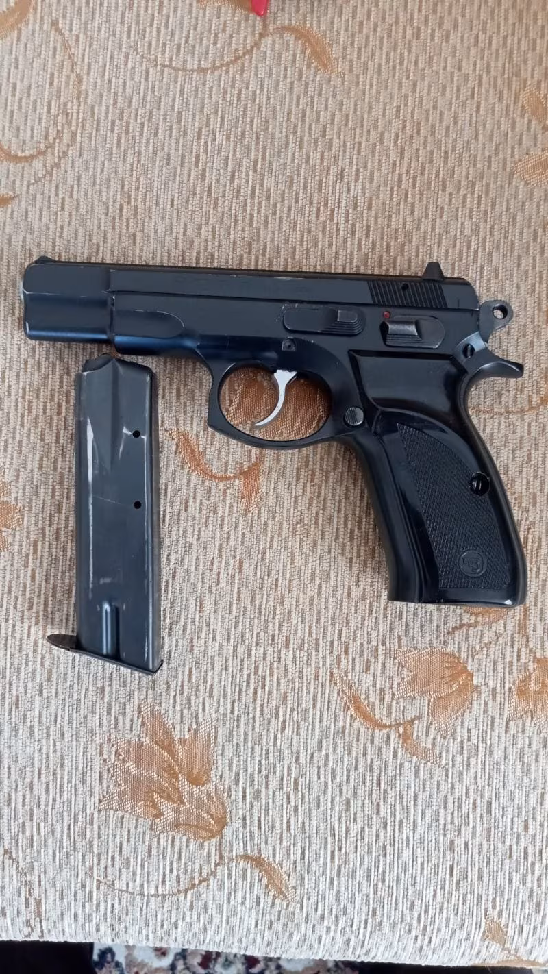 YENİ VAZİYETTE CZ 75