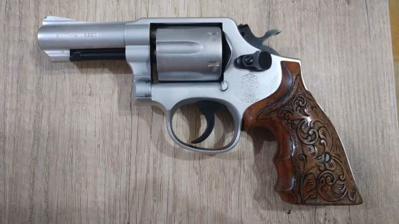 Memurdan Tertemiz Smith 38 Cal 9.65 mm 200 adet fişeği ile birlikte verilecektir