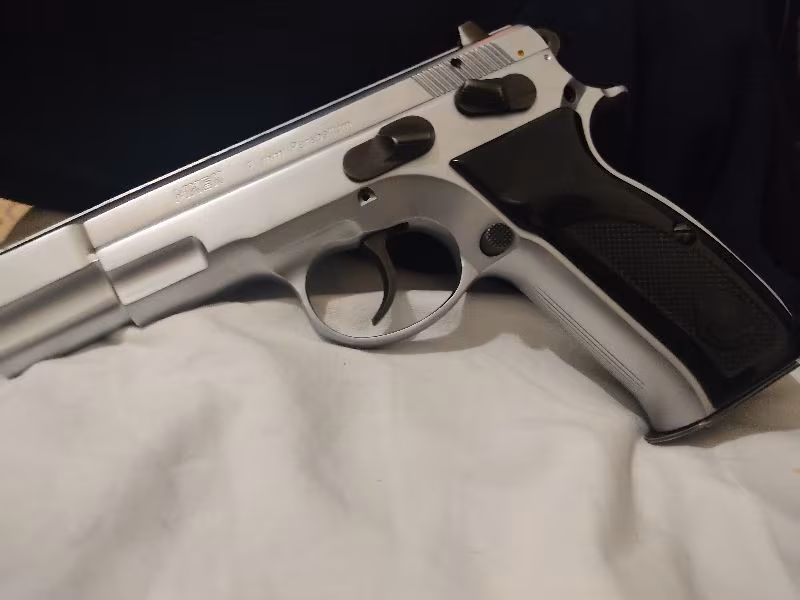 Çok temiz sıfır ayarında memurdan ikinci el silah