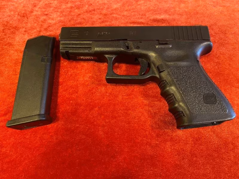 Sahibinden Temiz Glock 19 Gen3 9x19 mm tabanca