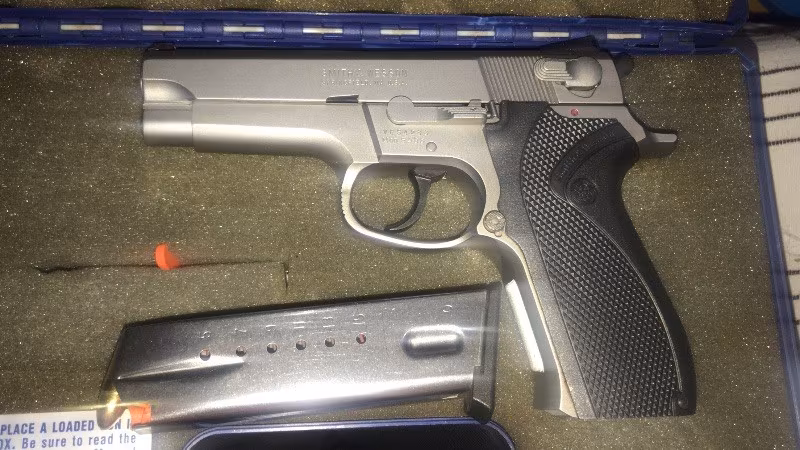 Çok az kullanılmış iyi bir Silah