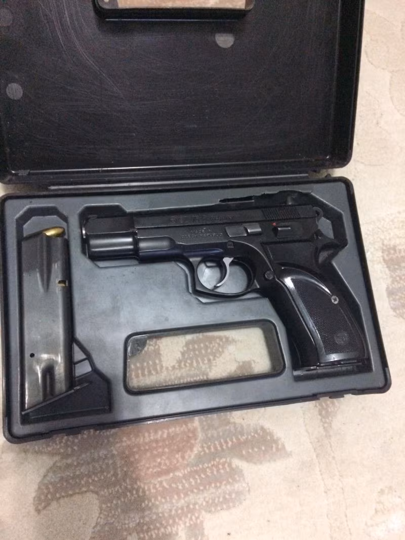 Sıfır ayarında temiz cz75 B