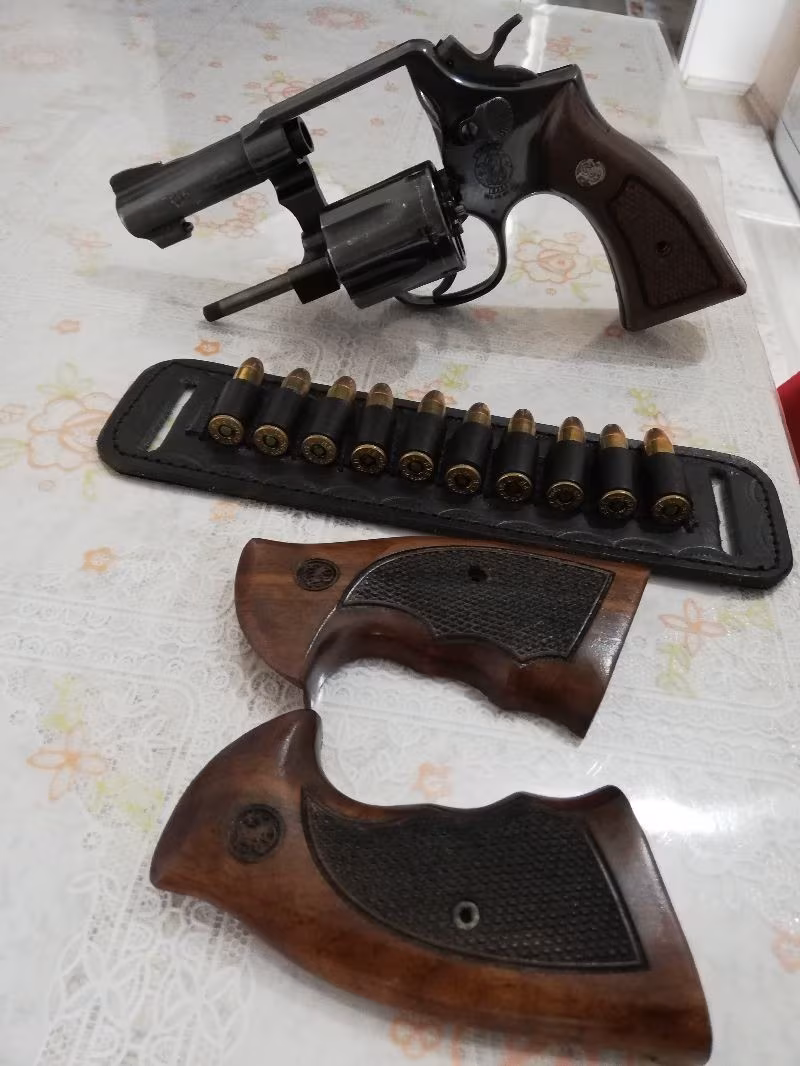 MEMURDAN RUHSATLI TOPLU TABANCA