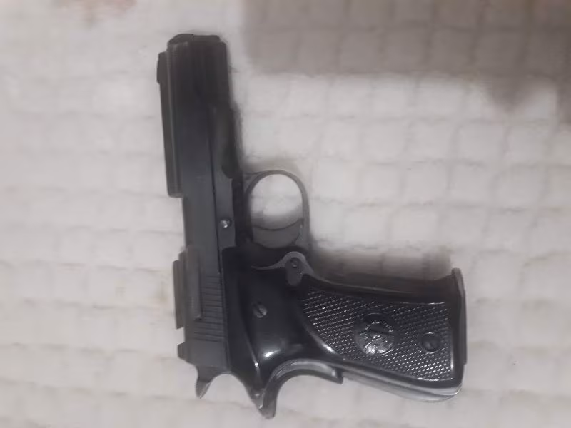 Emekli polis memurundan