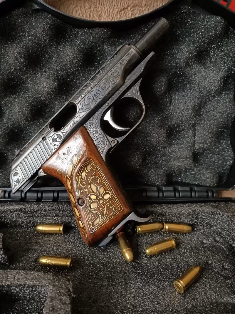 Tamamen orjinal boya ve işlemeli