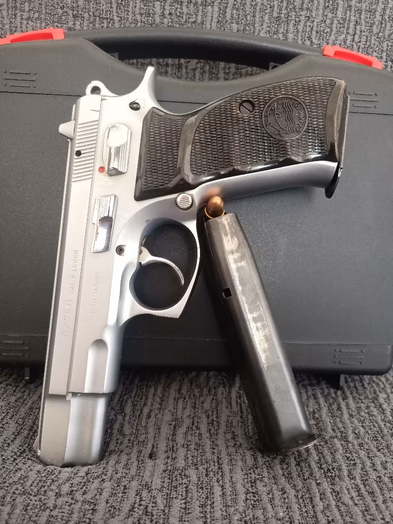 Cz 75  memurdan