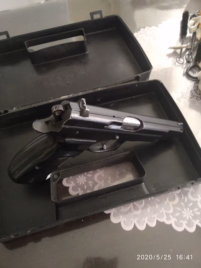 EMEKLİ POLİS TEN SIFIR AYARINDA CZ 75