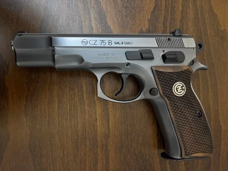 CZ 75 B TİTANYUM KAPLAMA 95 TUTULAN MODELİ CİFT ŞARJÖR ÖMÜRLÜK  ÖZENLE ÇİZİLMEZ TİTANYUM KAPLAMA YAPILD