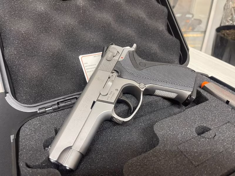 SMİTH WESSON 5906