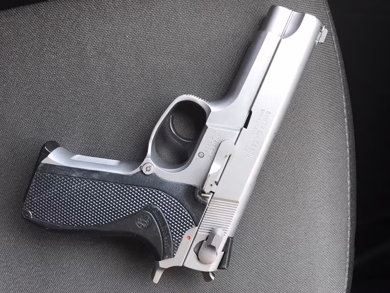 Efsane Smıth wesson 15+1 17500 TL