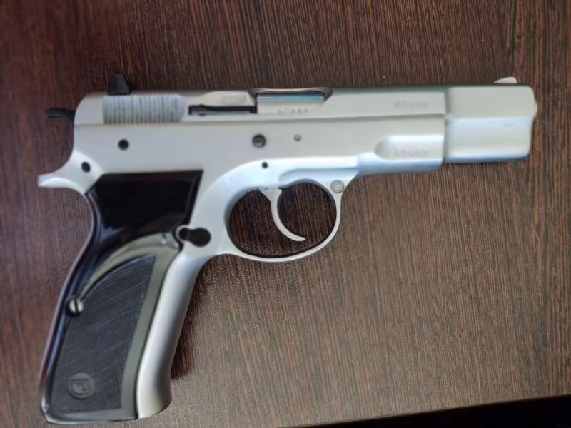 Emekli Başkomserden tertemiz krom kaplamalı satılık cz 75 A serisi