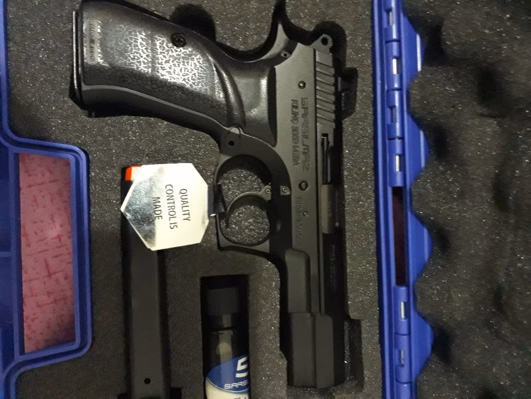 Sıfır kokusu Üzerinde Ruhsatlı tek fişek dahi atılmamış Sarsılmaz Kılıç 2000 Mega