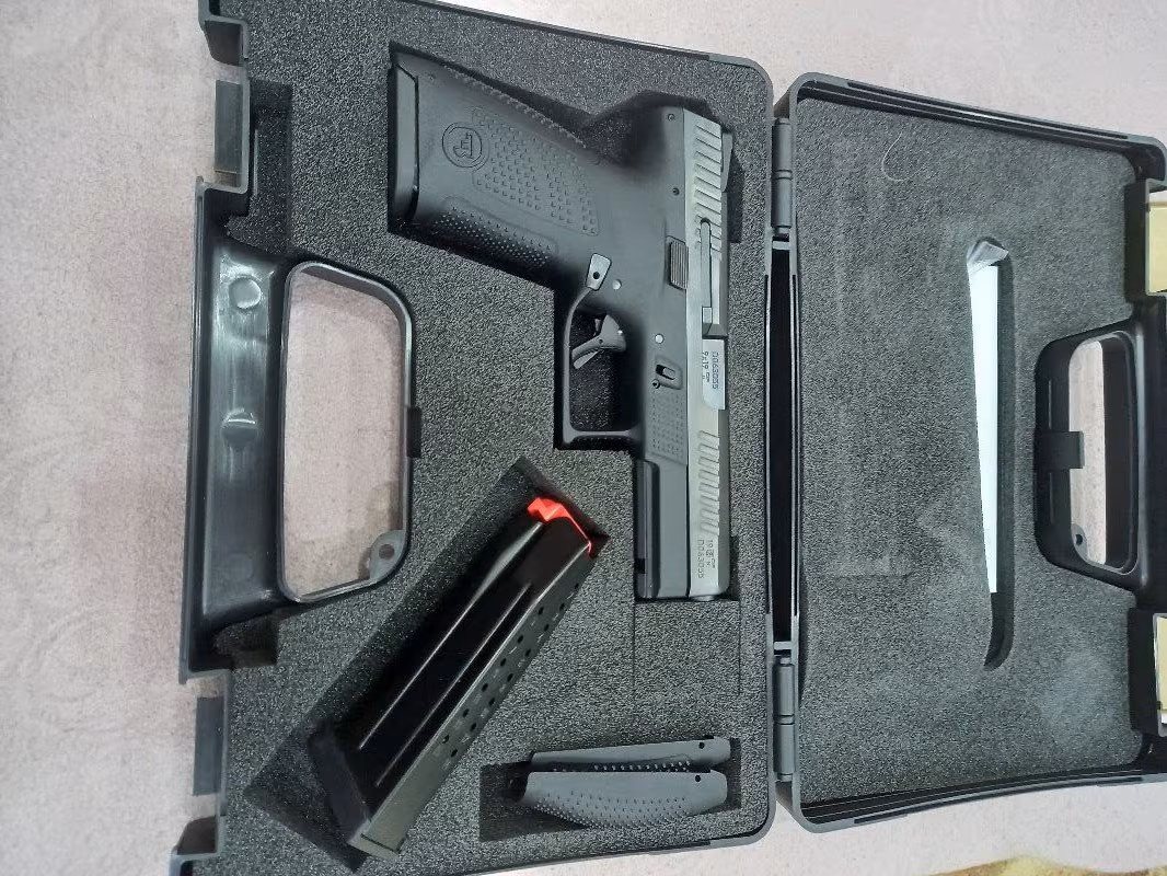 kusunda duruyor sıfır