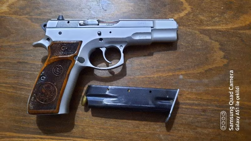 EMEKLİ POLİSTEN 1995 MODEL CZ 75 B
