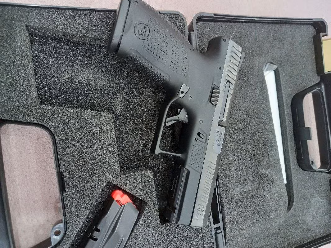 kusunda duruyor sıfır