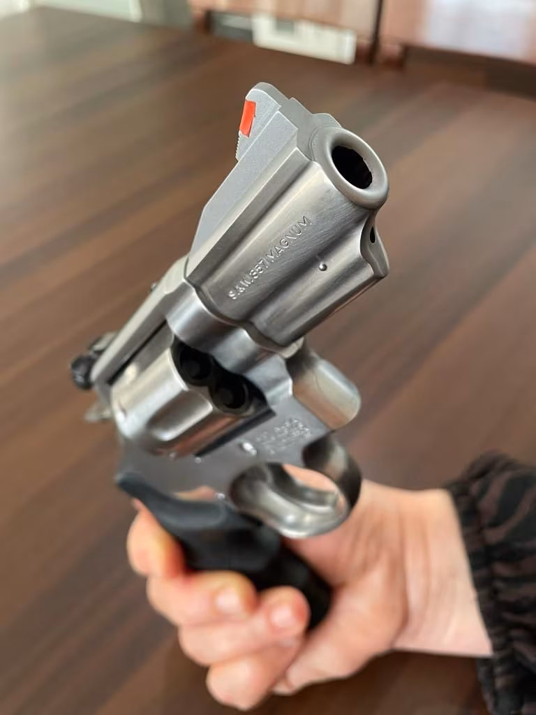 YARGI MENSUBUNUN KOLEKSİYONUNDAN SMITH&WESSON 357 MAGNUM