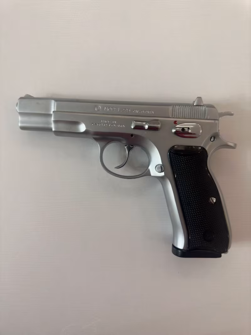 Kamu Görevlisinden temiz krom kaplama CZ 75