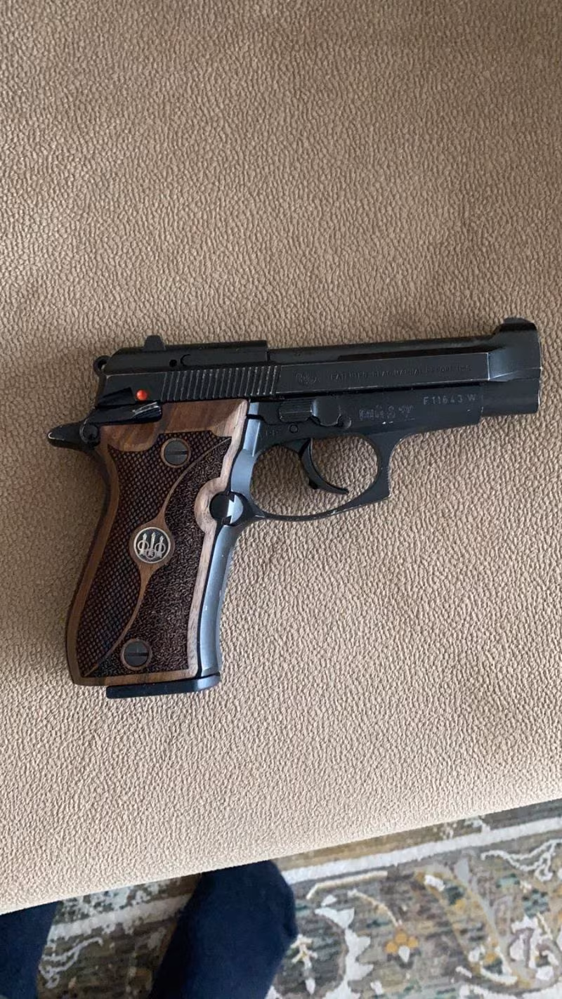 İtalya Beretta F 81