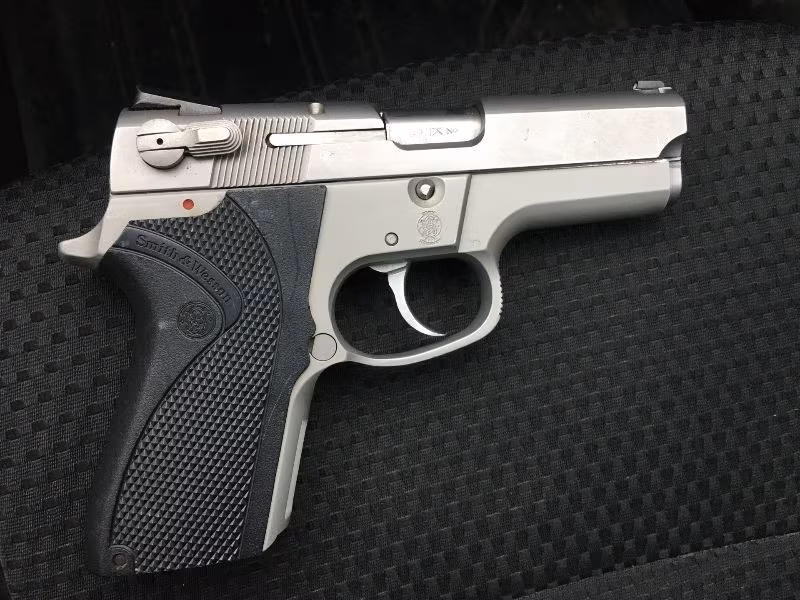 UYGUN FİYATLI, TEMİZ-BAKIMLI, ORJİNAL, 6906 SMİTH & WESSON.