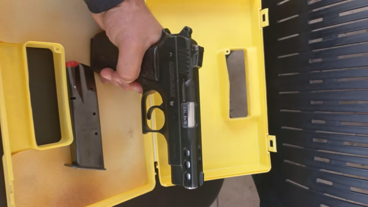 Kamu Görevlisinden sıfır ayarında  temiz silah