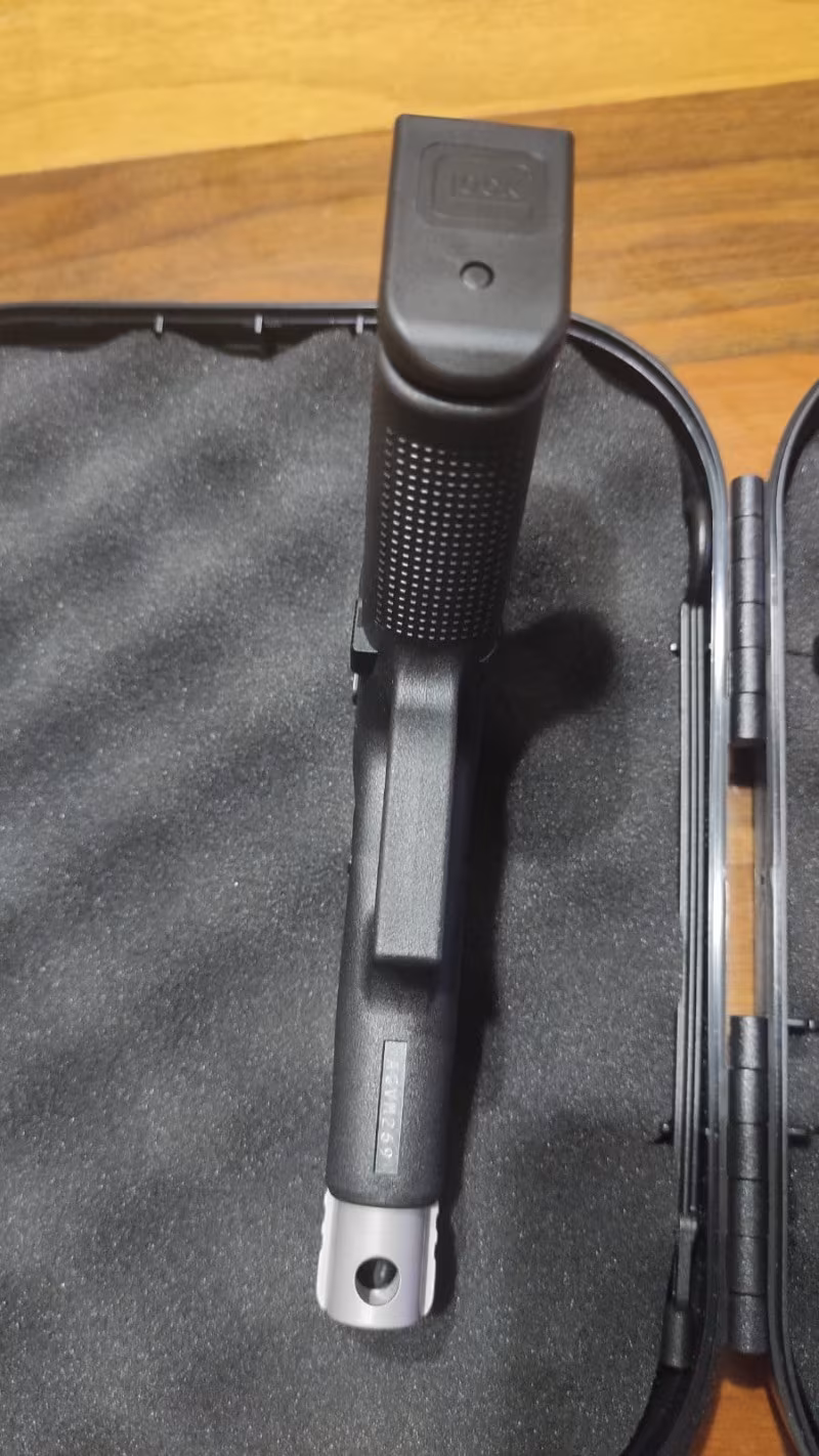 Kamu görevlisinden Sıfır kutusunda GLOCK 48 SİLVER MKE dan alınma hiç atış yapılmamış