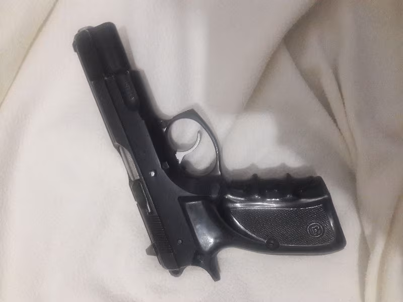 Emekli Polis  Temiz CZ 75 B Luger