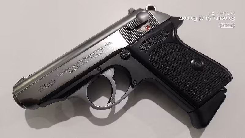 JAMES BOND - WALTHER PPK
