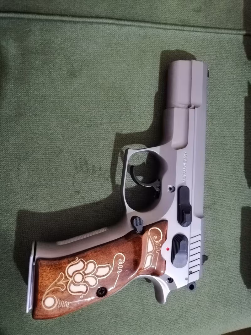 Sıfır gri kılınç 2000