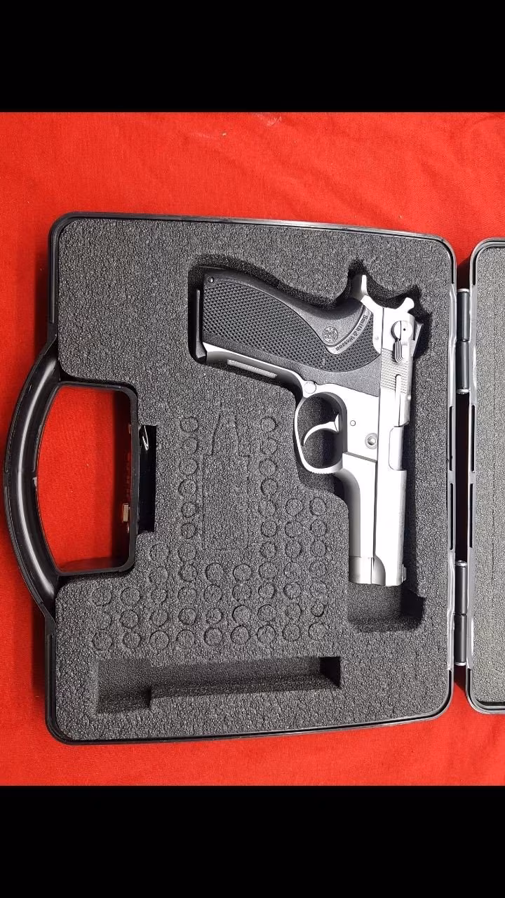 smith wesson 5906 ilk elden beyaz tetik beyaz horoz bile e