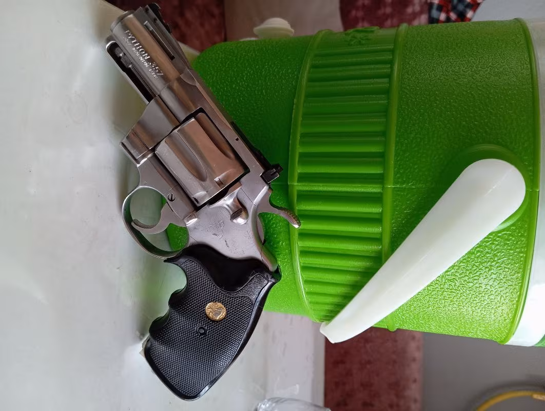 Colt python temiz