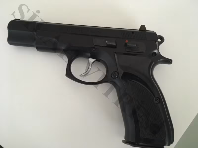 Emekli polisten 1997 model cz75b silah