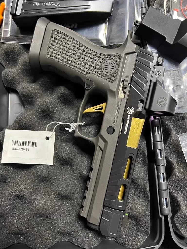 ÇOK ÖZEL BİR TABANCADİR Sıgsauer P320 CUSTOMWORKS