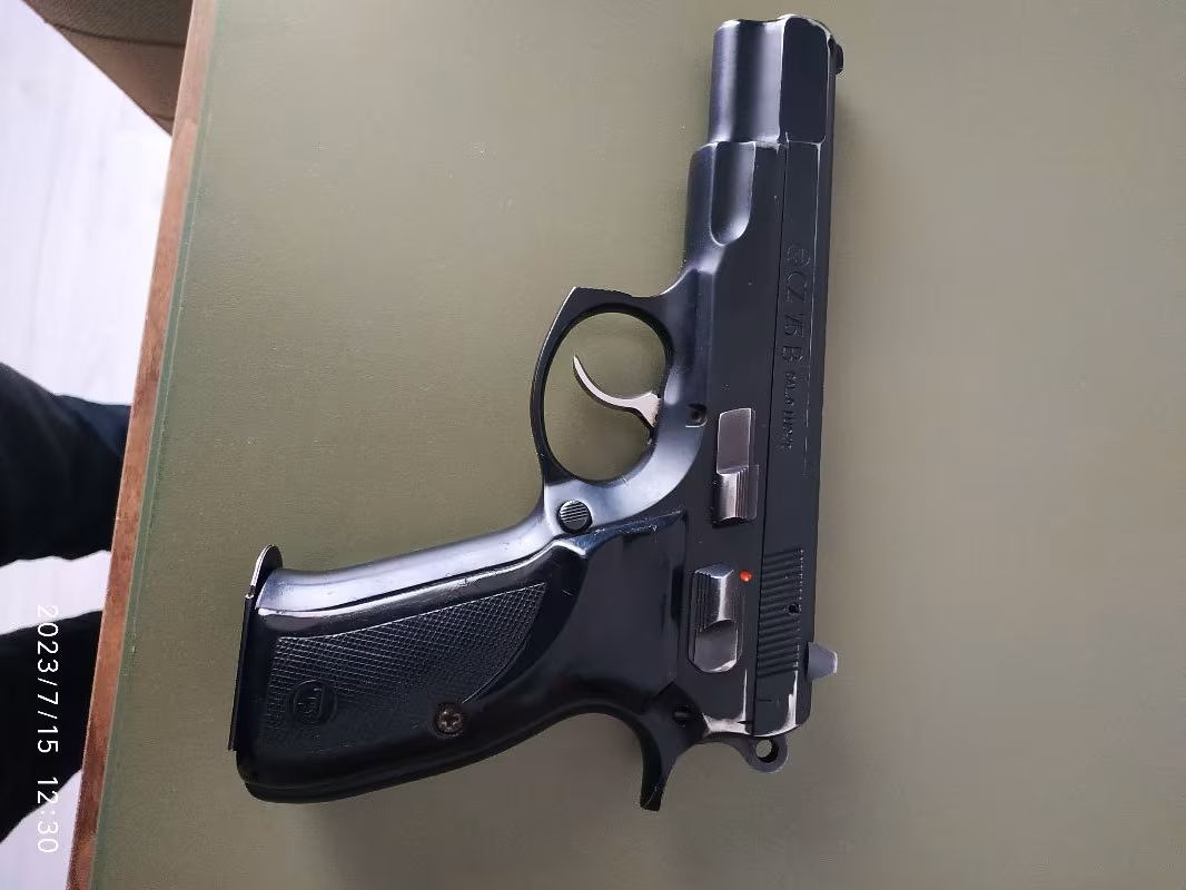 CZ 75 B