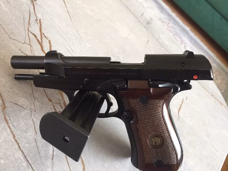 Baretta f81 sıfıra yakın