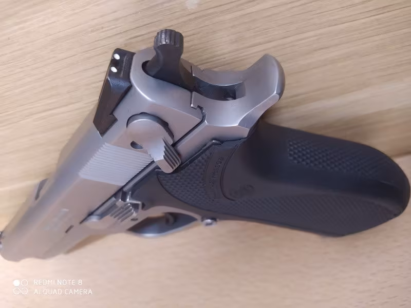 Tertemiz Smith & Wesson 5906 (Çelik Kasada Muhafaza Edilmiş)