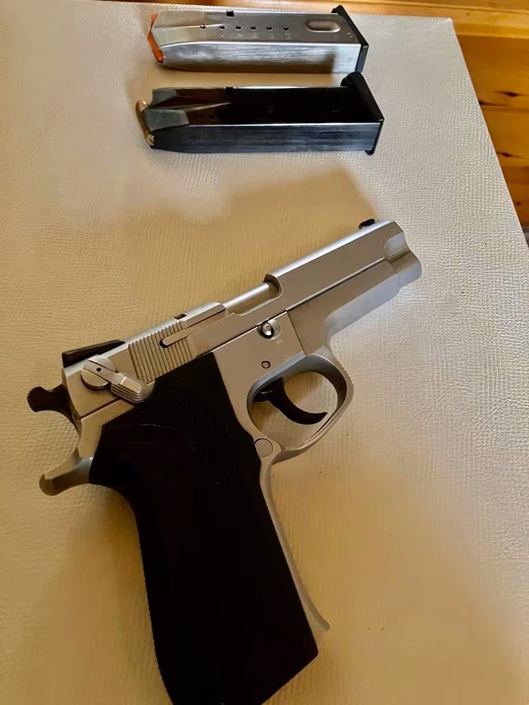 Smith & Wesson Otomatik