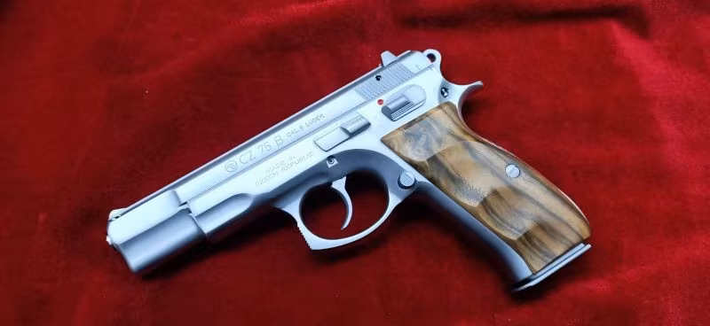 emniyet mensubundan az kullanılmış krom kaplama CZ-75 B serisi