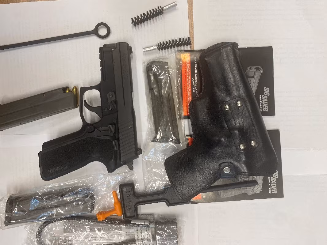 Ürün tertemiz kutusundan bir kere çıkarıldı toplasan 30 yada 40 adet fişek atıldı.