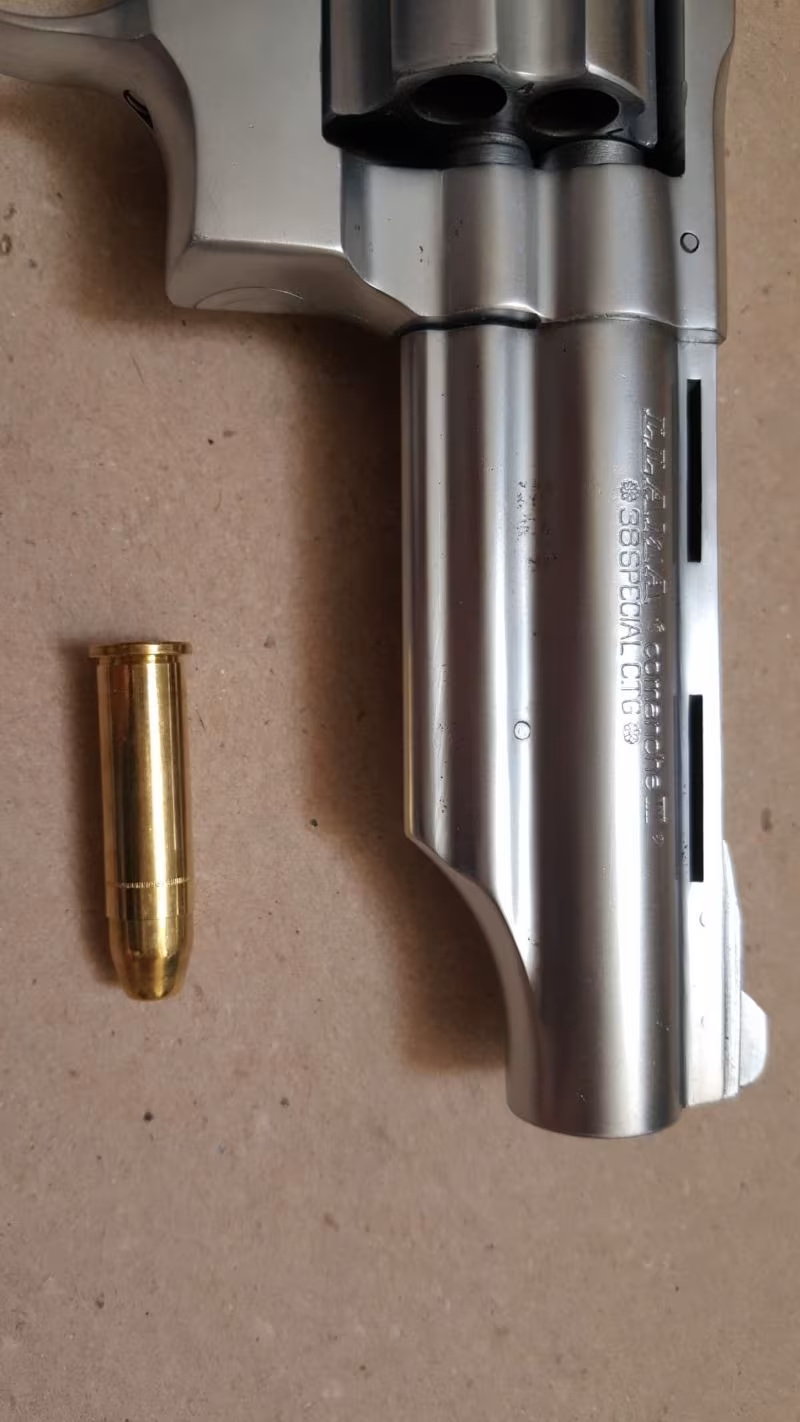 Temiz toplu tabanca 38. Kalibre