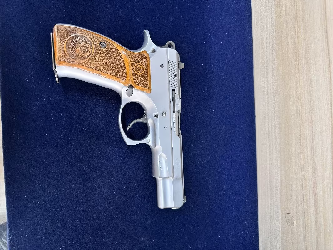 ORJİNAL KUTUSUNDA SERTİFİKALI 0 AYARINDA KROMLU CZ 75 B