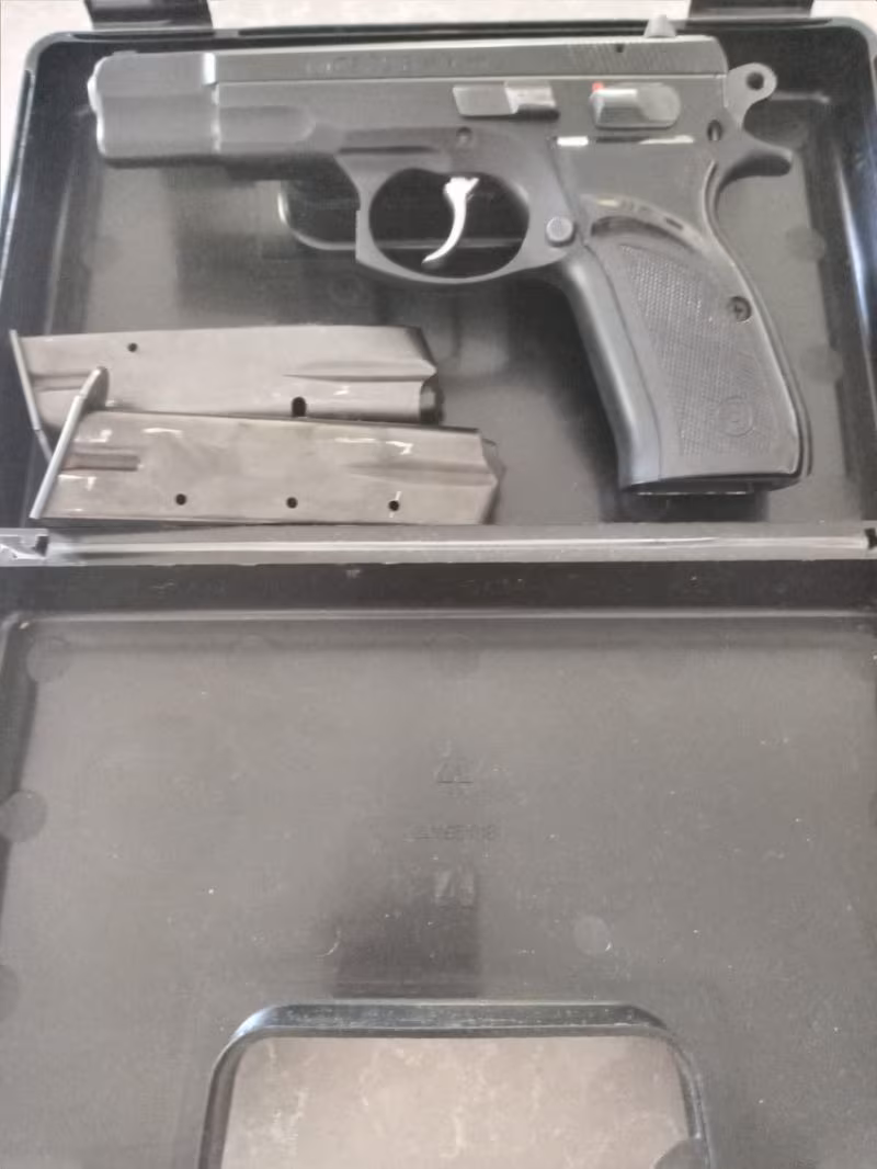 Temiz emekli polisten CZ 75 az kullanılmış