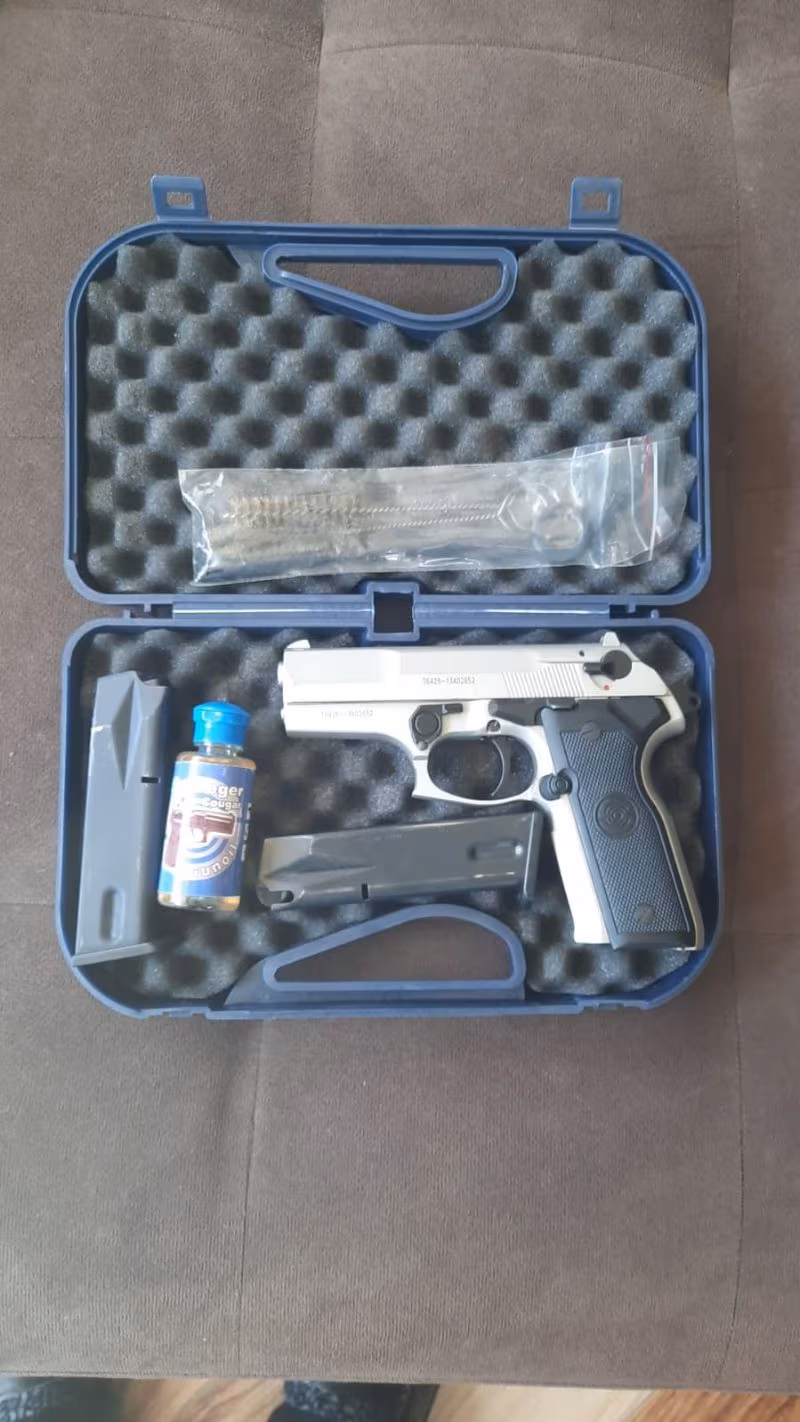e. astsubaydan taşıma ruhsatlı temiz 9mm stoeger