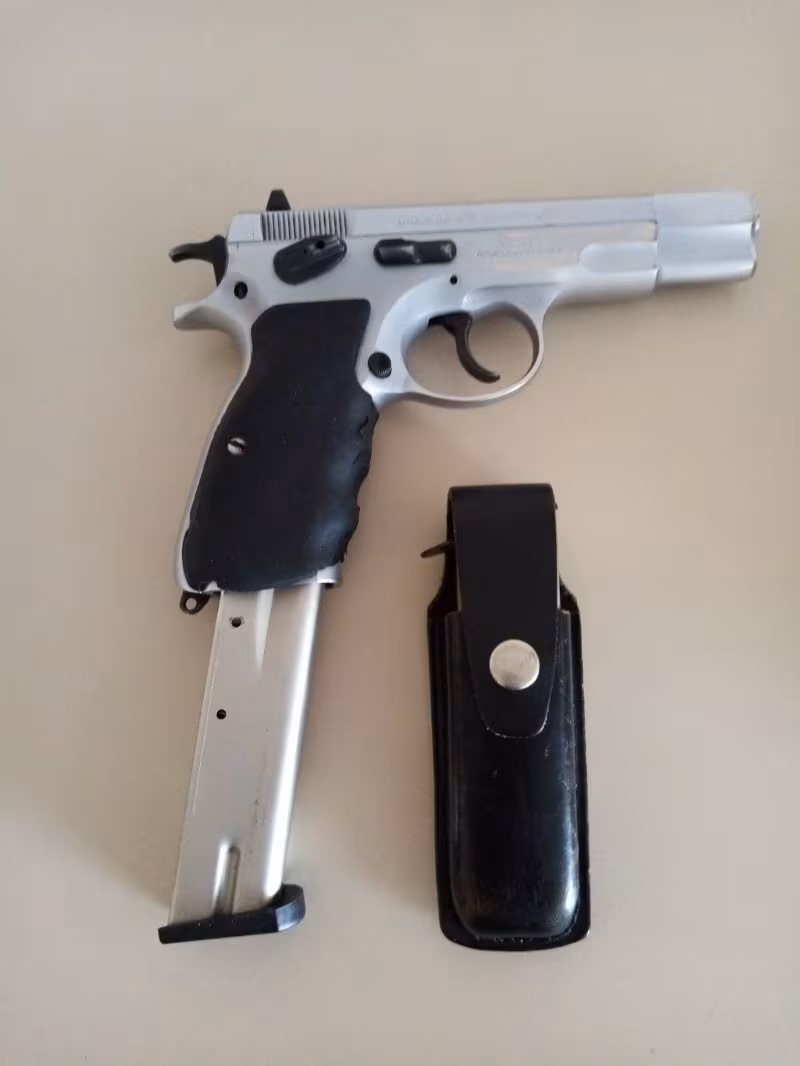 İlk sahibi emekli polis memuruna cz75