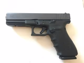 Sıfır durumda 45 lik Glock 21