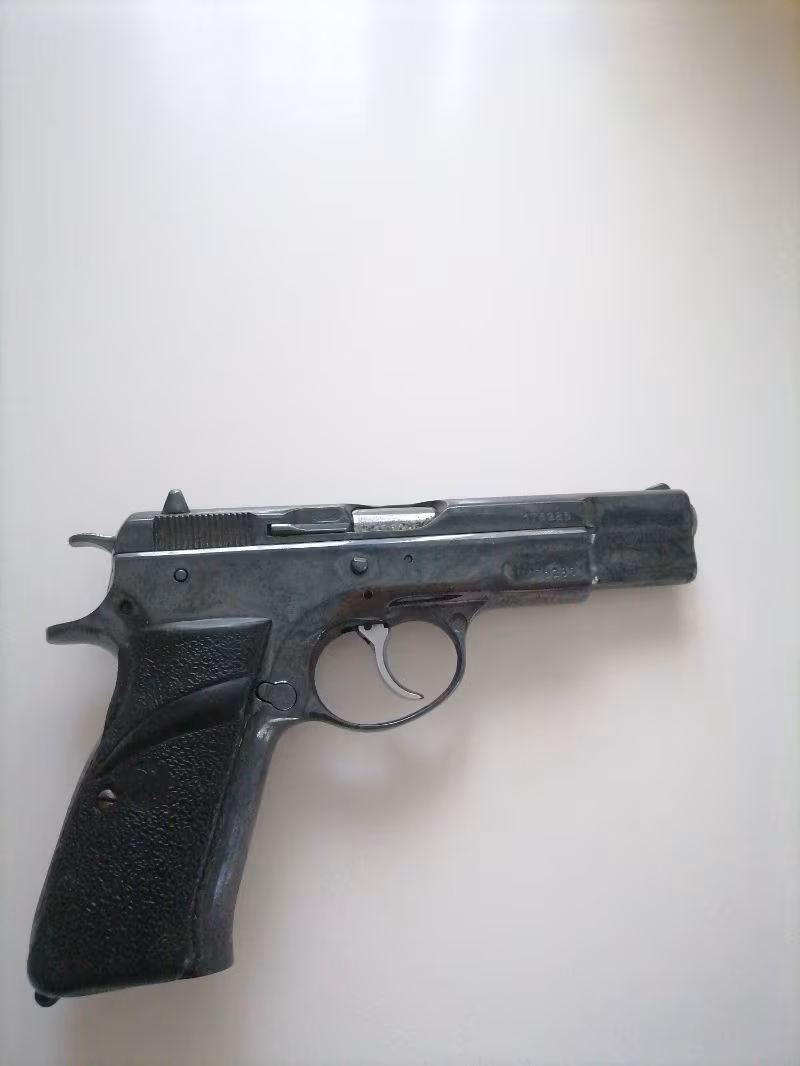 CZ-75 9mm Tabanca ihtiyaç fazlası satılıktır.