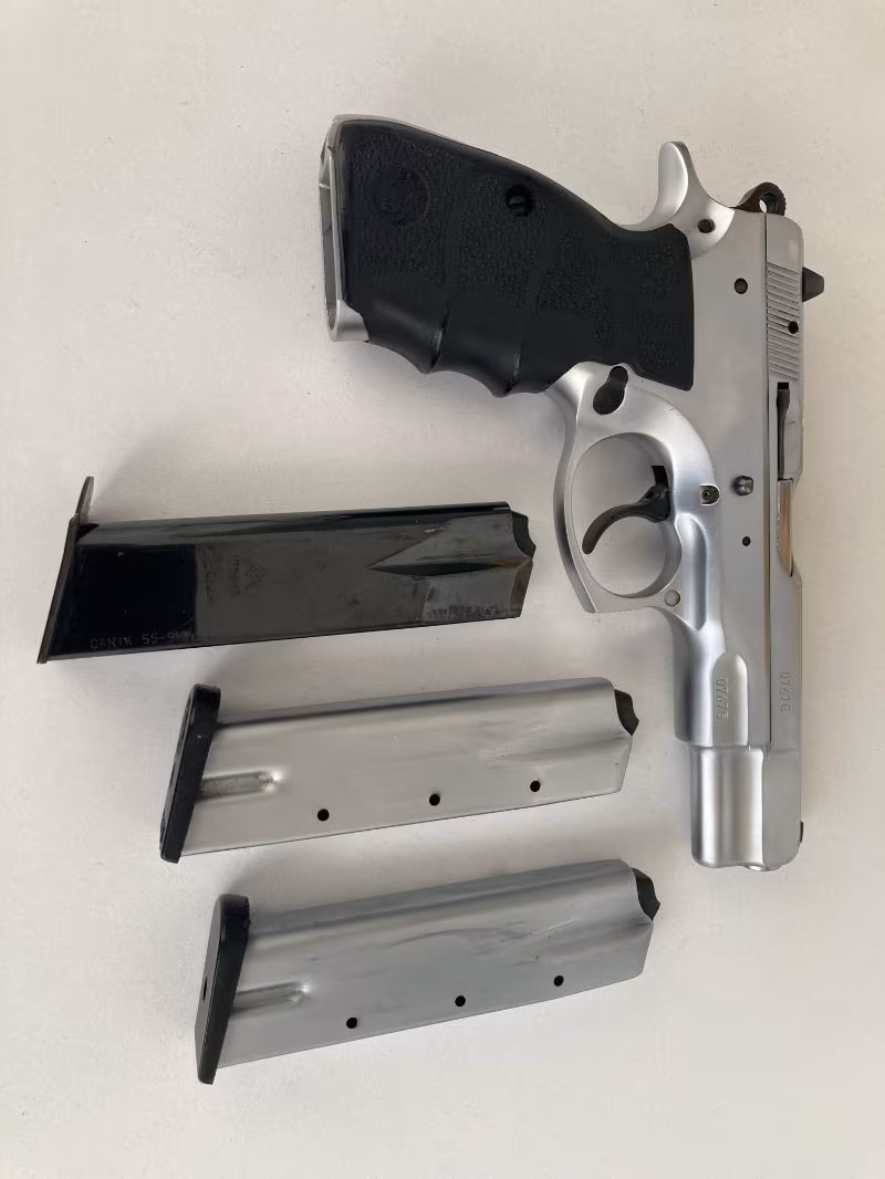 KAMU GÖREVLİSİNDEN SATILIK CZ-75 B