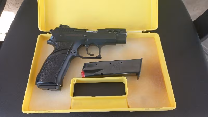 Kamu Görevlisinden sıfır ayarında  temiz silah