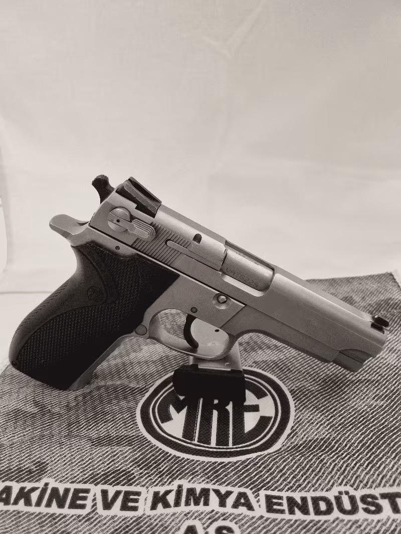 Sıfır Ayarında Temiz Smith & Wesson 5906