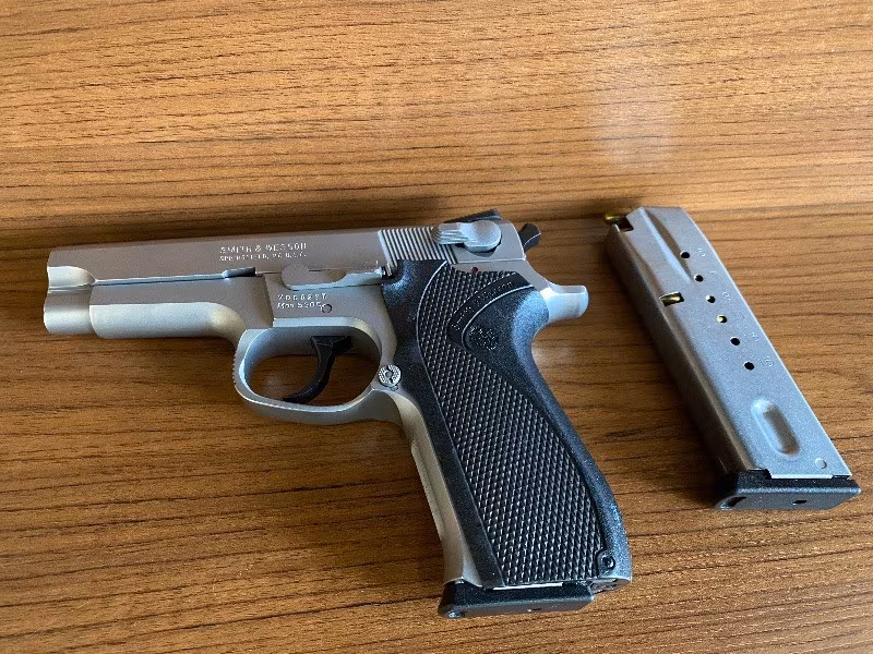 Smith & Wesson  15+1 Tabanca